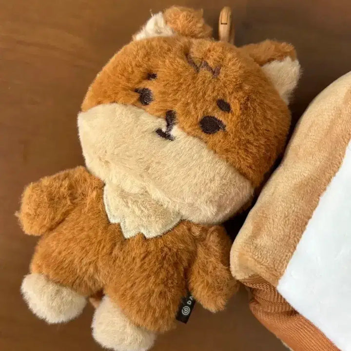 [BUNJANG] DAY6 Young K Petit Merz Tanning Case + Daejeon Bread Costume Set / 데이식스 영케이 쁘띠멀즈 태닝 케 + 대전 빵 코스튬