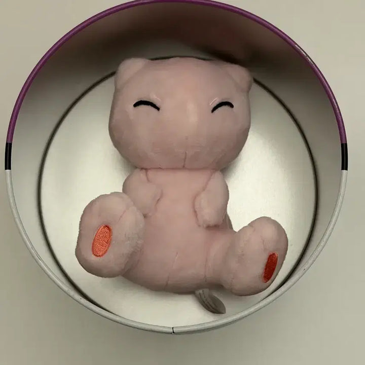 [BUNJANG] 2017 Lotte Pokémon Collaboration Mew Tin Case Plush / 2017 롯데리아 포켓몬스터 콜라보 틴케이스 누이 인형 뮤