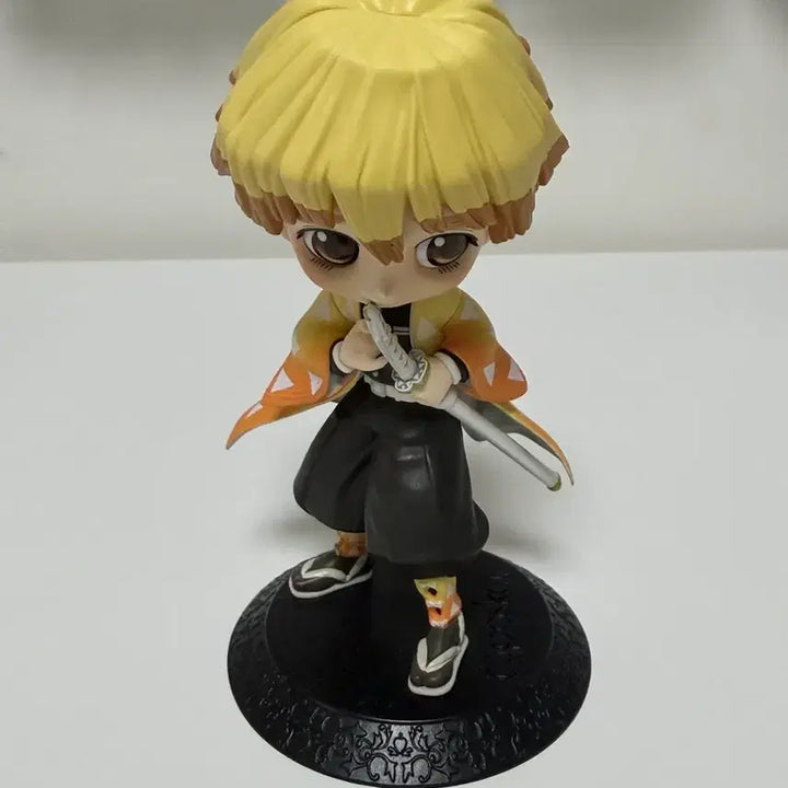 [BUNJANG] Demon Slayer Agatsuma Zenitsu Qposket Figure / 귀멸의 칼날 Qposket 아가츠마 젠이츠 피규어