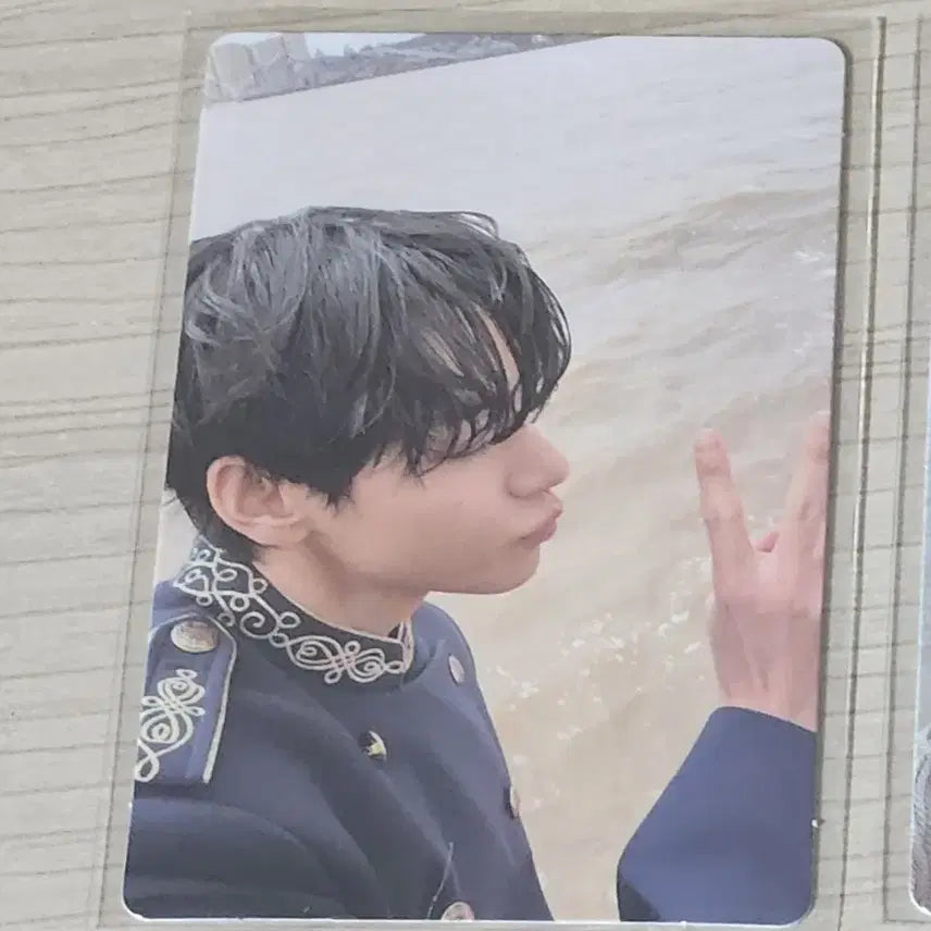 [BUNJANG] BTS V Arirang Weverse Shop Lucky Draw Photocard / bts 방탄 뷔 태형 v 아리랑 위버스샵 럭드 arirang lucky draw 포카