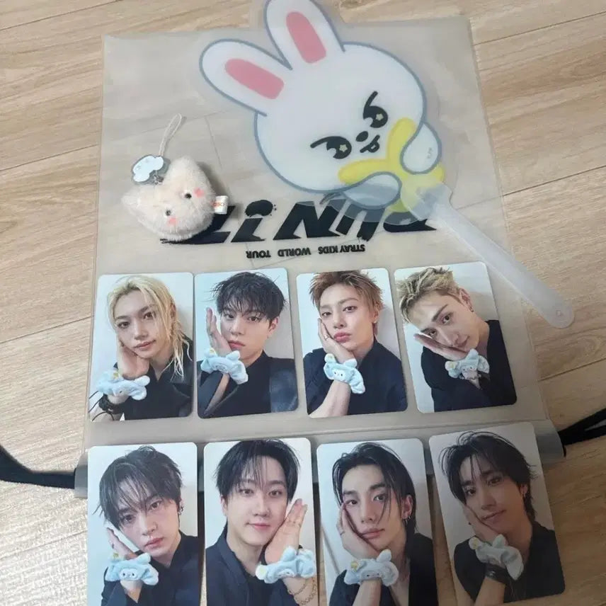[BUNJANG] Stray Kids World Tour Pop-up Goods Keychain, Fan, Photocard Bundle Set / 스트레이키즈 입장 키링 부채 포카세트 일괄