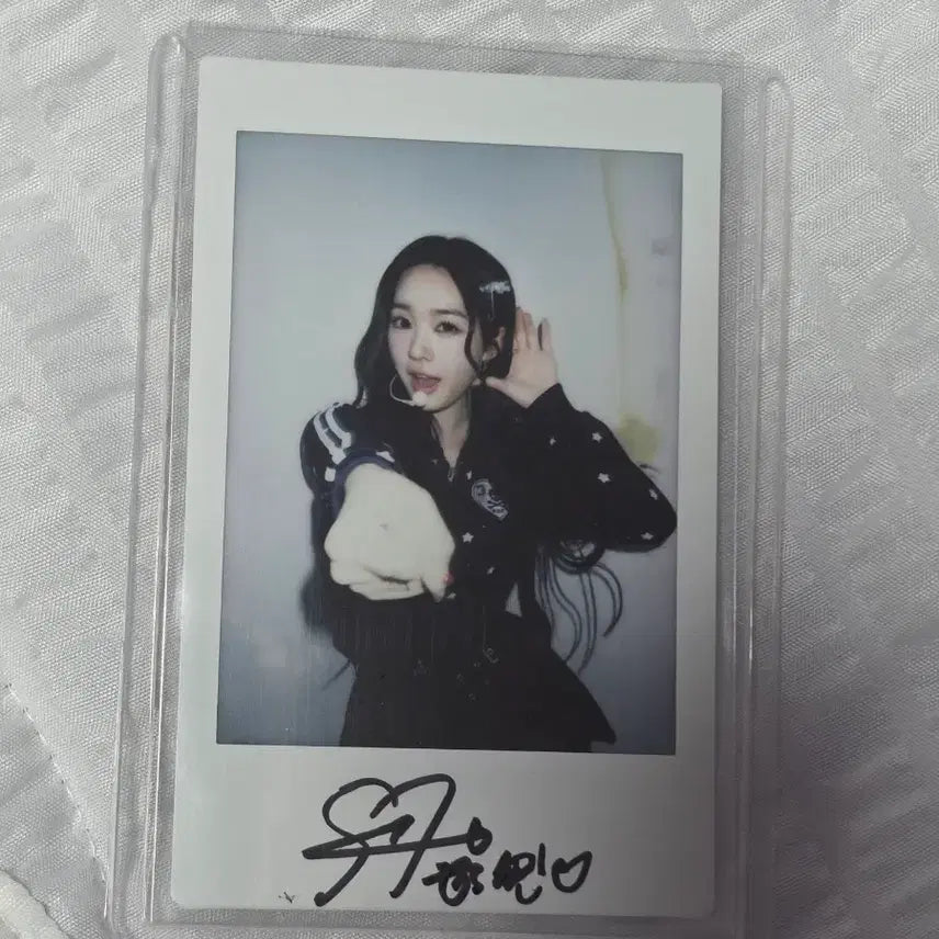 [BUNJANG] TripleS Soomin Signed Polaroid / triples 수민 싸인 폴라로이드 251206 MSNZ 역조공 트리플에스 친필 싸인 polaroid