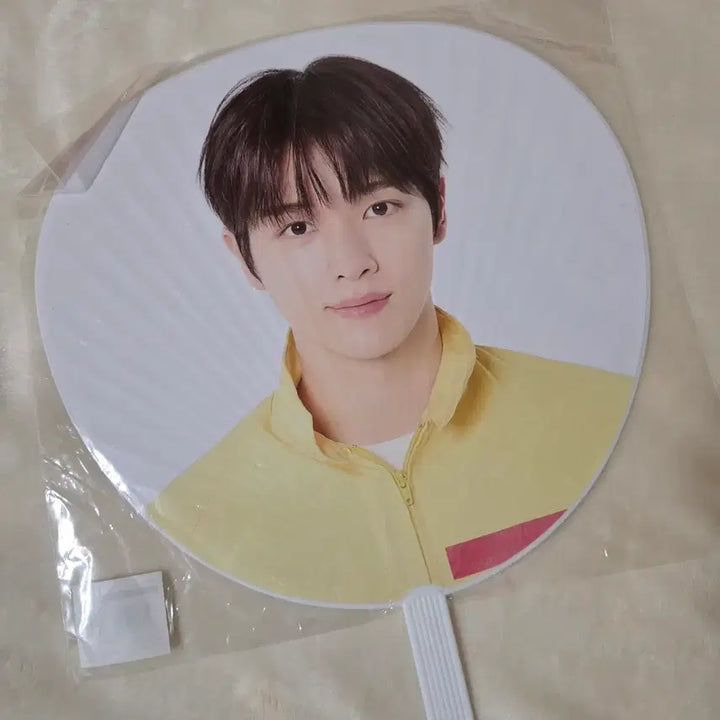 [BUNJANG] RIIZE Sungchan Japanese RPG Game Fanmeeting MD Uchiwa + Uchiwa Clip / 라이즈 성찬 일본 RPG 게임 팬미팅 MD 우치와 + 우치와 클립 (우락밤)