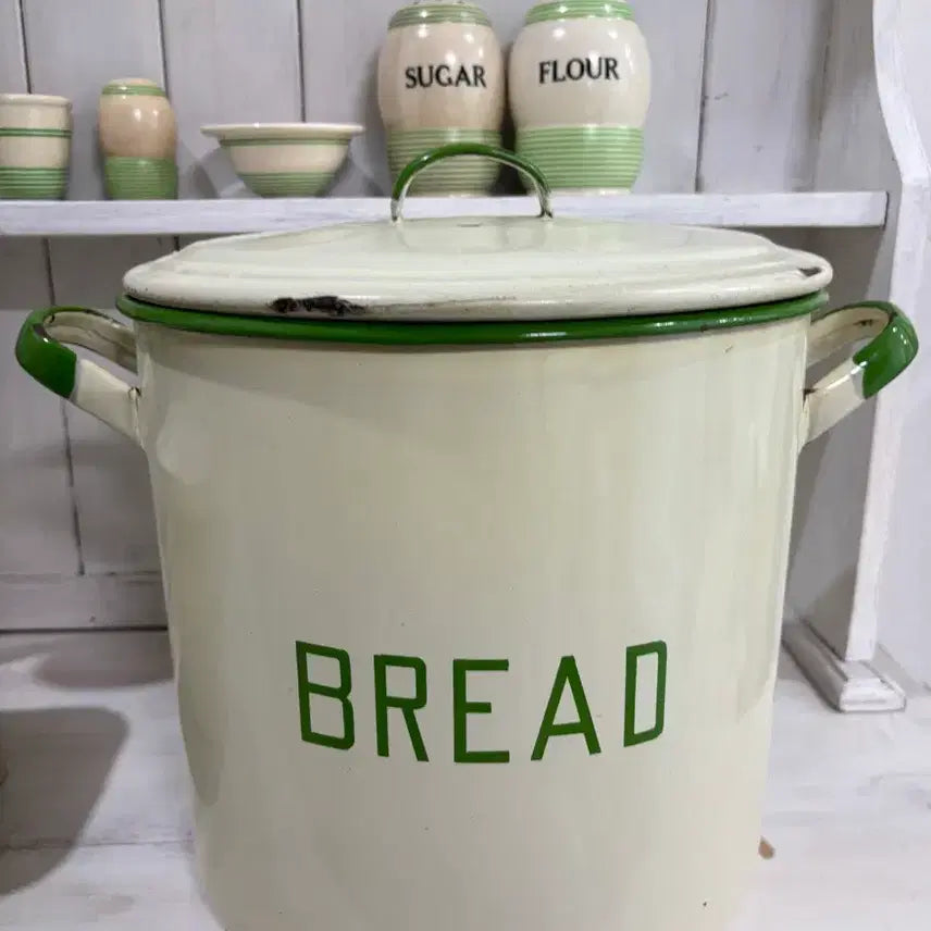 [BUNJANG] Large Round Enameled Bread Box - Vintage British (1940s) / [레어] 영국 빈티지 원형 법랑 브레드박스 대형