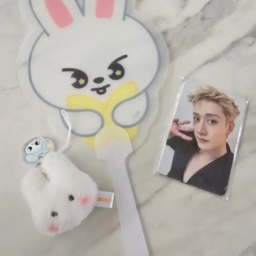 [BUNJANG] Stray Kids Concert Entrance Gift Rabbit Fan Charm Set / 스트레이키즈 콘서트 입장기프트 리빗 부채 키링