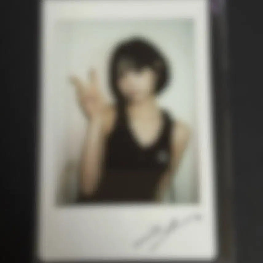 [BUNJANG] TripleS Lynn Signed Polaroid / 트리플에스 린 싸인 폴라로이드