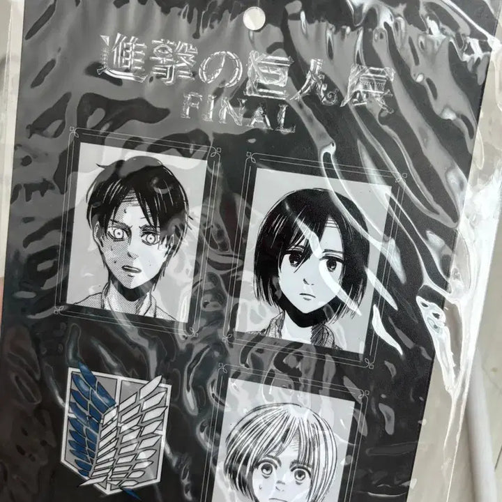 [BUNJANG] Attack on Titan Exhibition Proof Photo / 진격의거인 전시회 증명사진