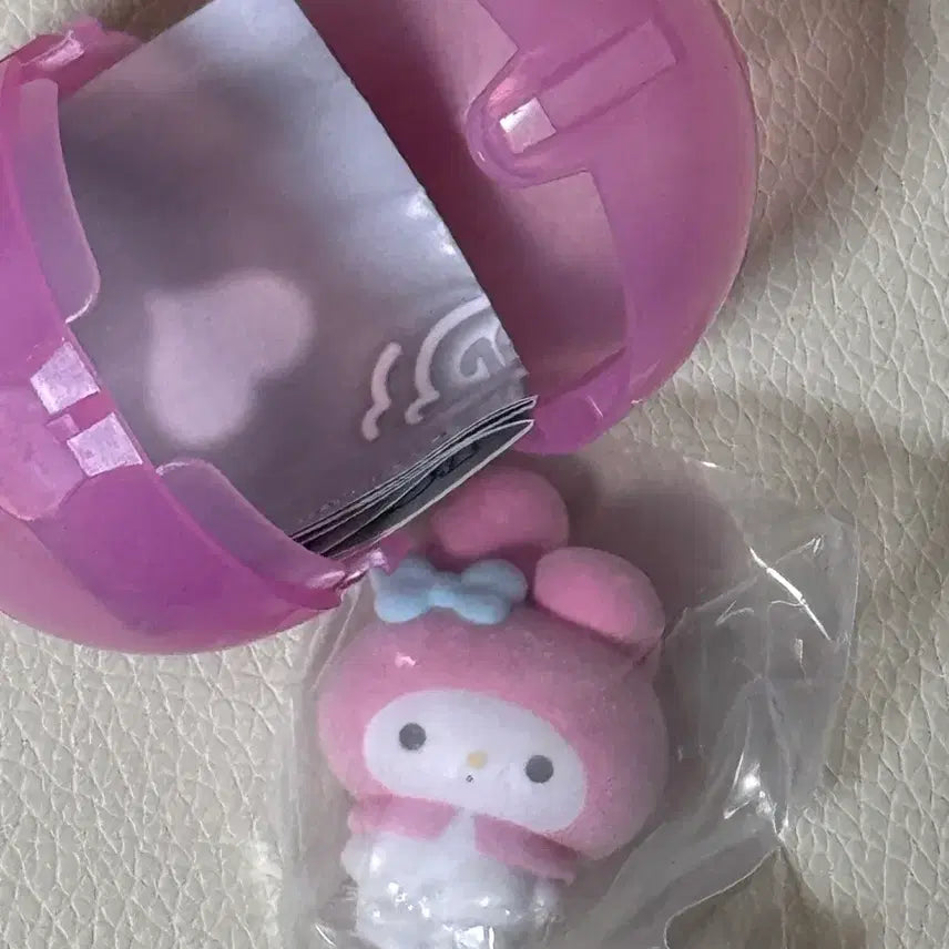 [BUNJANG] Sanrio My Melody Fuwa Fuwa Fluffy Gacha Figure / 산리오 캐릭터즈 마멜 마이멜로디 후와후와 플로키 가챠 피규어