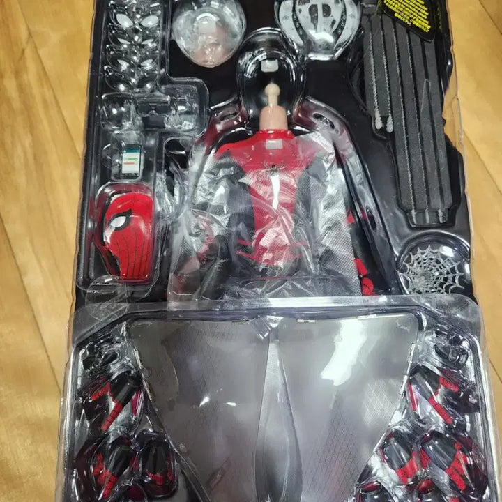[BUNJANG] Hot Toys Spider-Man Upgraded Suit (Custom Neck) / 핫토이 스파이더맨 업그레이드 슈트(커스텀 넥)