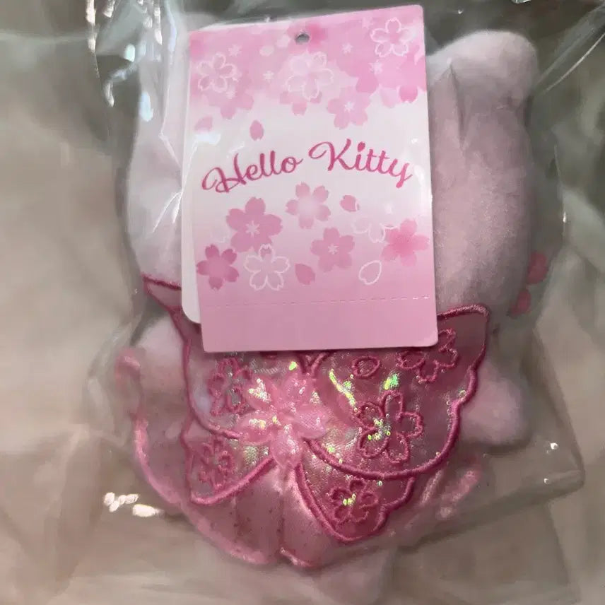 [BUNJANG] Sanrio Hello Kitty Sakura Mascot Plush Keychain / 사쿠라 벚꽃 키티 헬로키티 마스코트 인형 키링