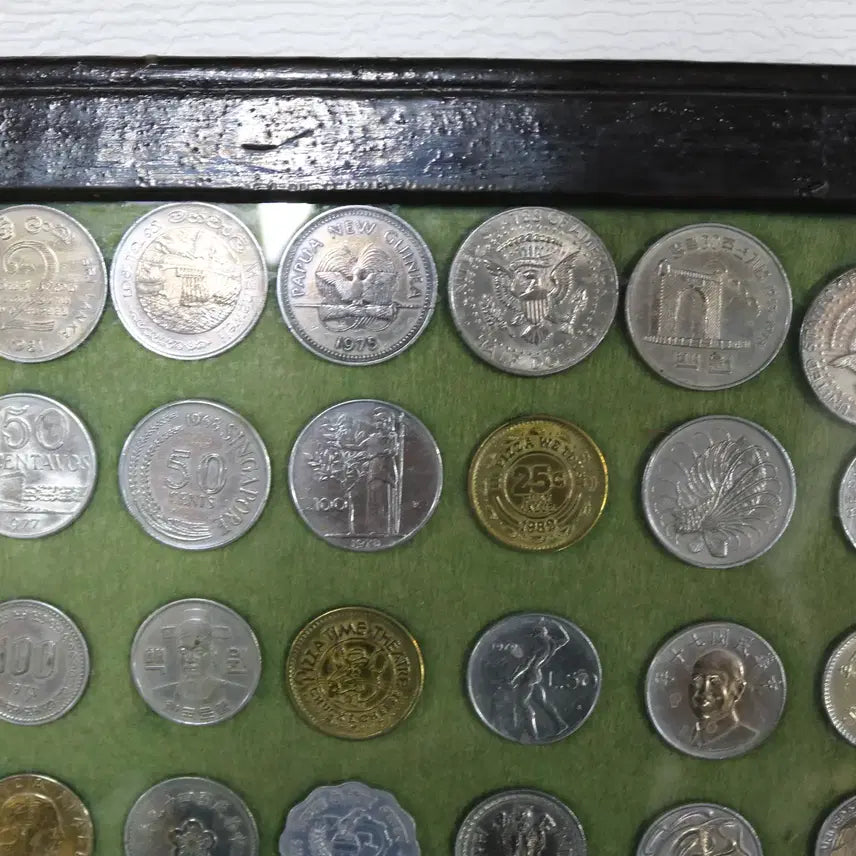 [BUNJANG] Framed Collection of 108 World Coins / 국내외 해외 각종 주화108점 액자 표구작품