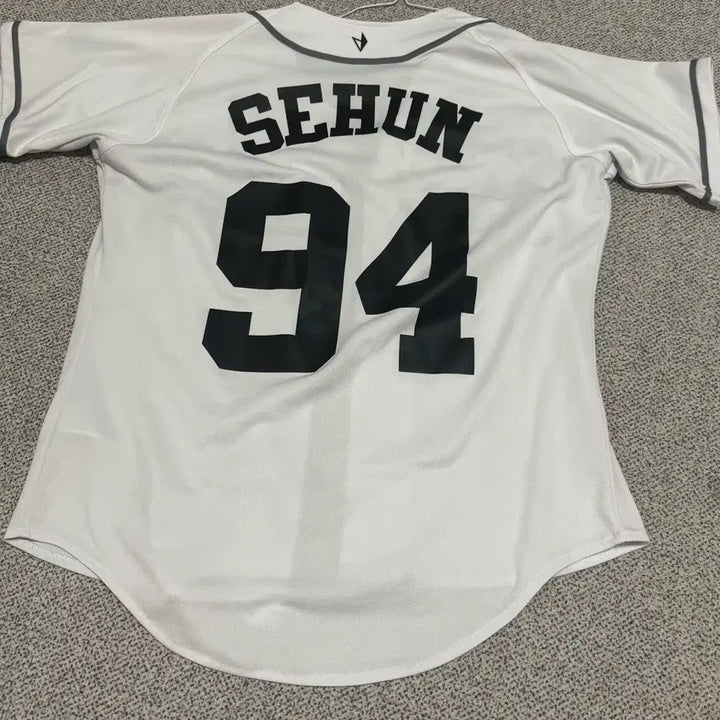 [BUNJANG] EXO Sehun Uniform T-Shirt (Size M) / EXO 엑소 플래닛 세훈 유니폼 M