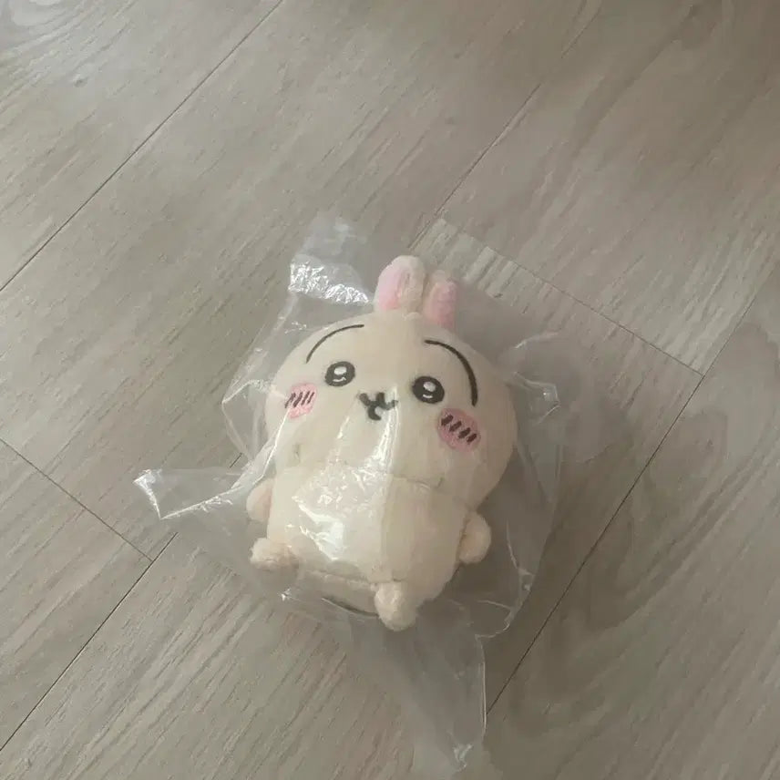 [BUNJANG] Chiikawa Usagi Sitting Plush / 치이카와 앉은 누이 우사기