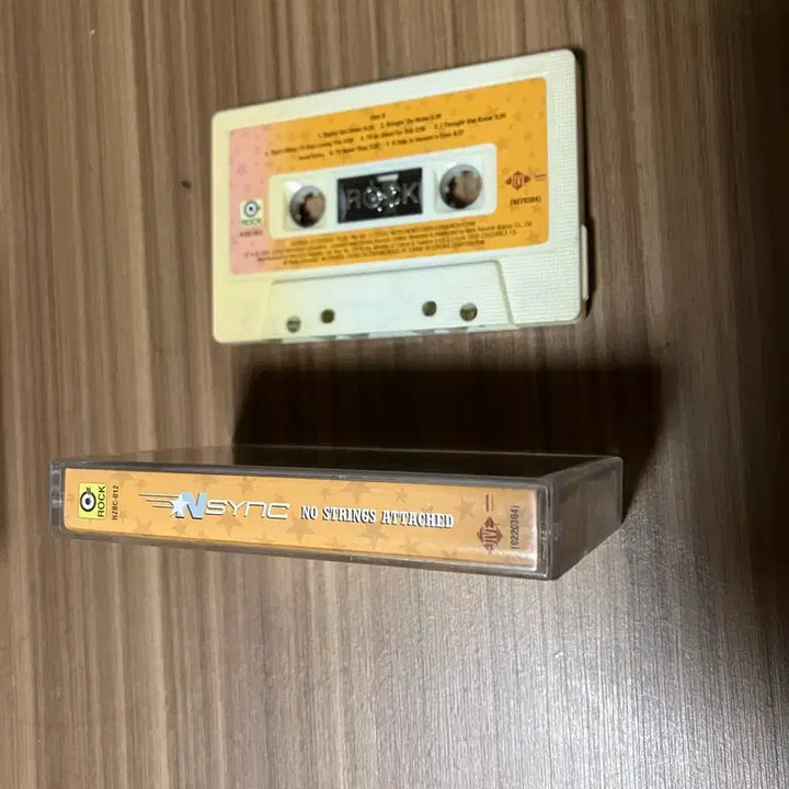[BUNJANG] NSYNC No Strings Attached Cassette Tape / 엔싱크 NSYNC 노 스트링스 어태치드 카세트 테이프