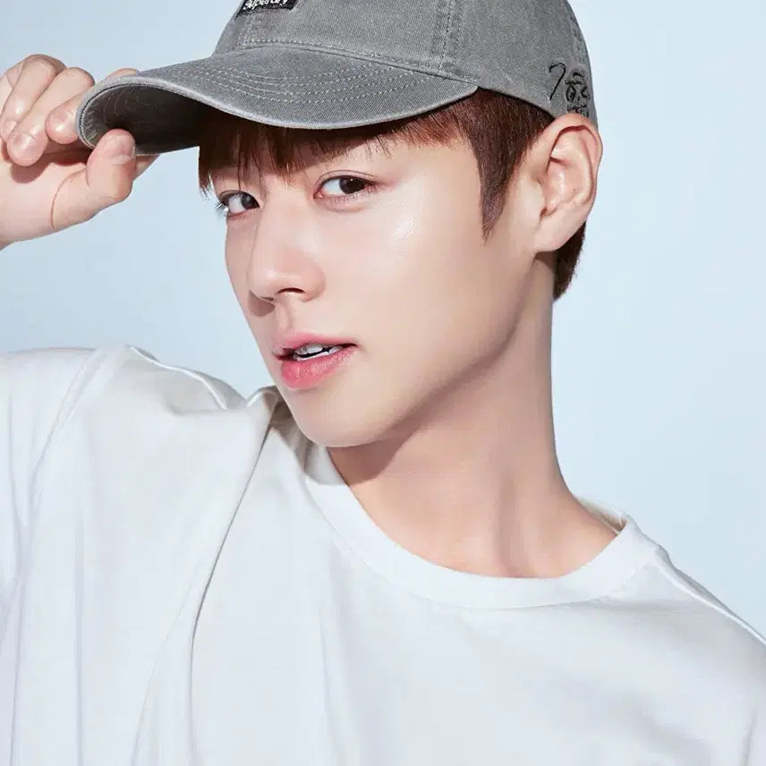 [BUNJANG] Park Jihoon x Superdry Signed Edition Grey Baseball Cap / [미개봉] 박지훈 슈퍼드라이 볼캡 그레이 콜라보 사인드 에디션
