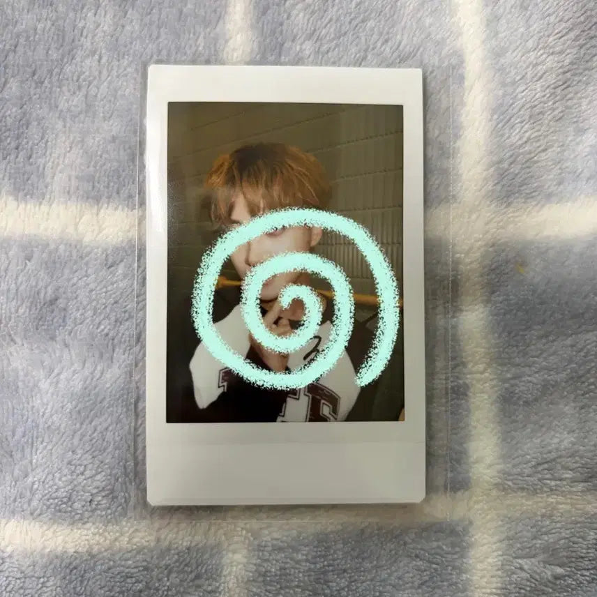 [BUNJANG] ModiSea Hungwi Autographed Polaroid / 모디세이 헝위 친필 폴라로이드