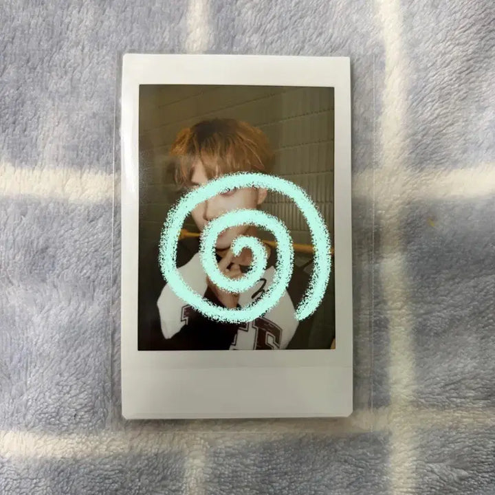 [BUNJANG] ModiSea Hungwi Autographed Polaroid / 모디세이 헝위 친필 폴라로이드