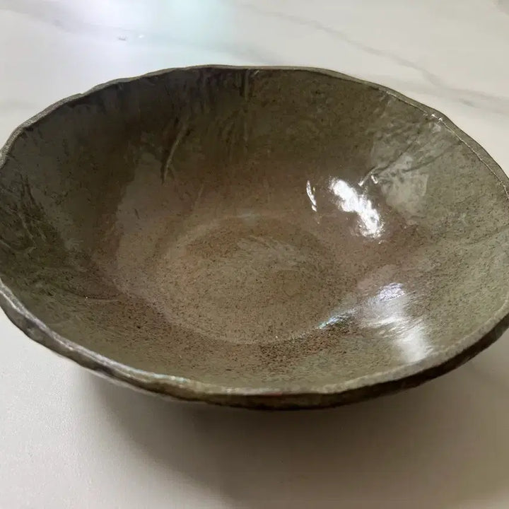 [BUNJANG] Handmade Dark Brown Ceramic Bowl (22cm Diameter) / [새상품] 수제 도자기 오목 그릇 (지름 22cm, 높이 5cm)