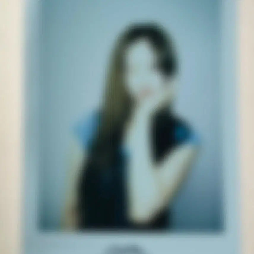 [BUNJANG] tripleS Jiwoo Signed Polaroid / 260711 트리플에스 지우 싸인 폴라로이드 triples jiwoo sign