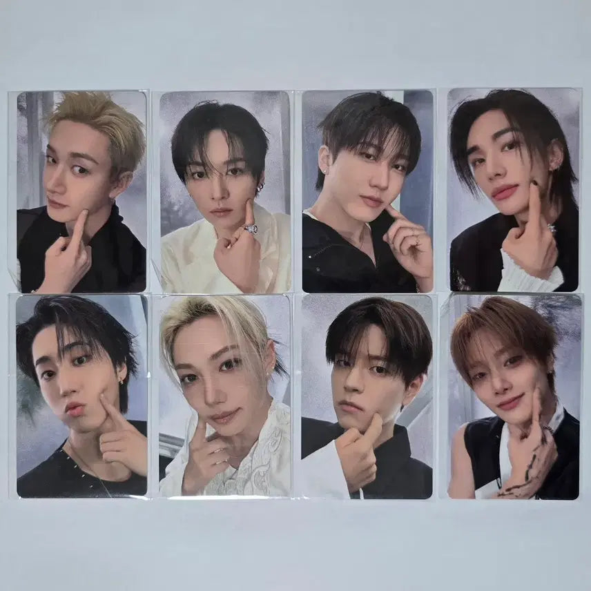 [BUNJANG] Stray Kids Run 2 U MD Card Holder OT8 Photocard Bundle Set (Sealed) / 스키즈 런잇 카드홀더 포카 ot8 미개봉