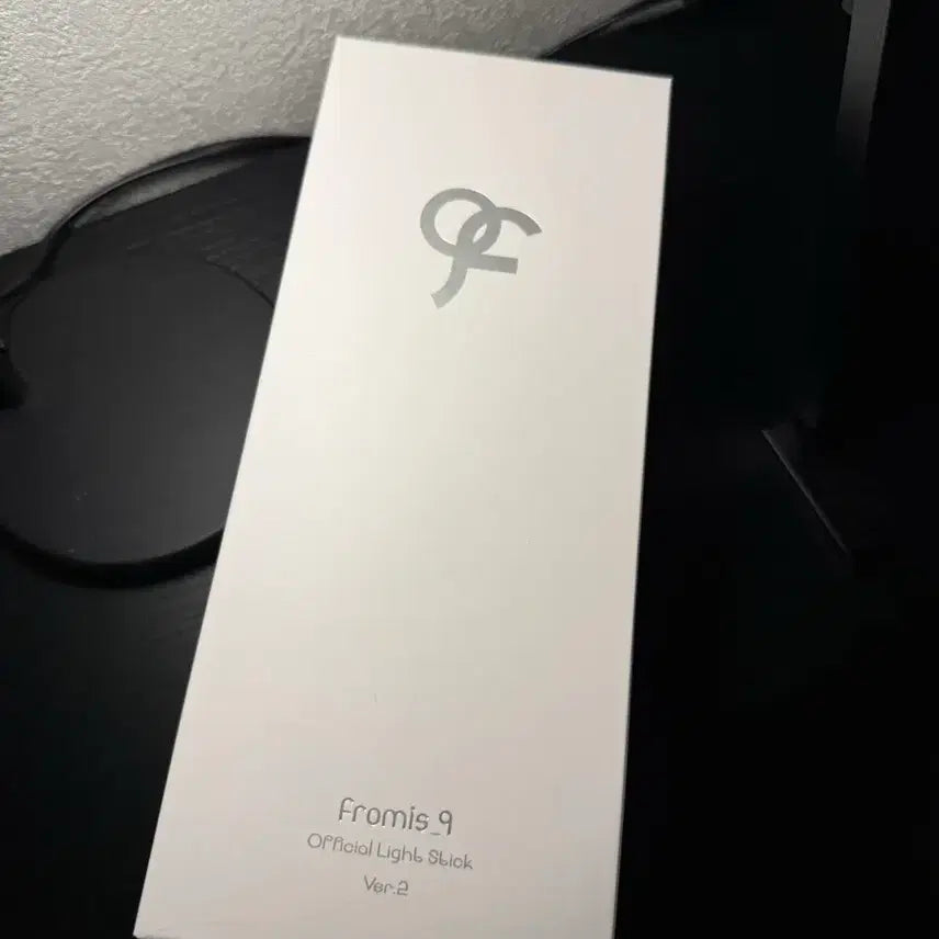 [BUNJANG] fromis_9 Official Lightstick Ver.2 with Photocard / 프로미스나인 응원봉 ver.2 (포카 포함)