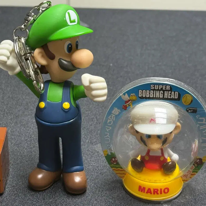 [BUNJANG] Super Mario Luigi Figure + Keyring Set (8 Types, Bundle) / 슈퍼마리오 루이지 피규어+키링세트8종 일괄
