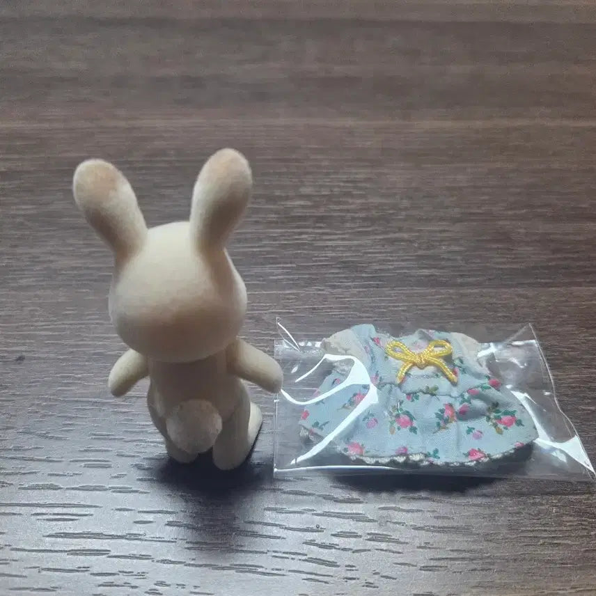 [BUNJANG] Sylvanian Families Chocolate Rabbit Girl / 실바니안 초코토끼 소녀