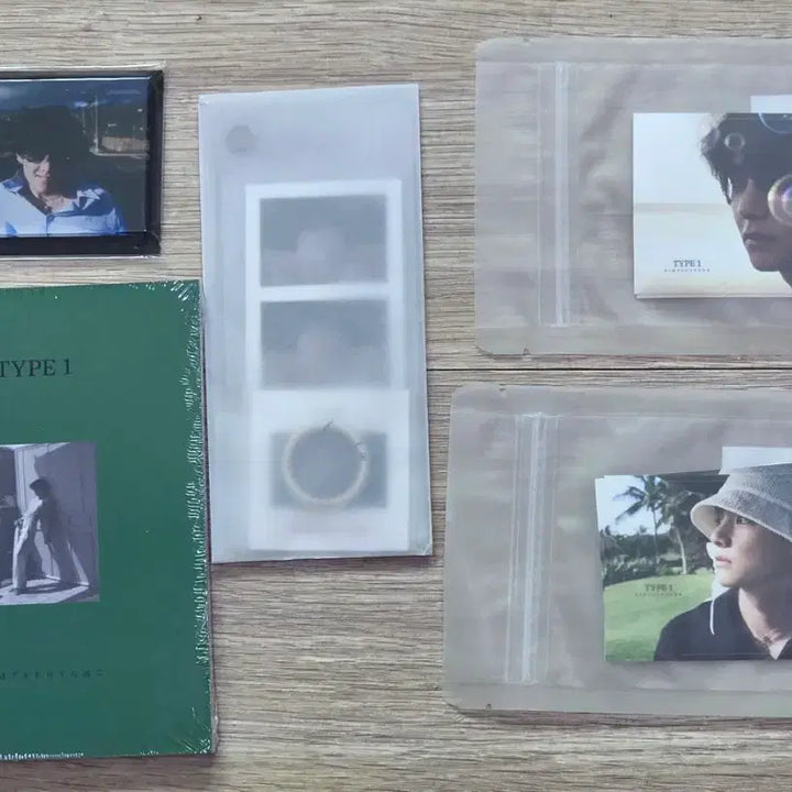 [BUNJANG] BTS V Type 1 Reve Photobook (Sealed) / (미개봉) 방탄소년단 뷔 Type 1 포토북, Reve 포토북, Type 1 전시회 굿즈