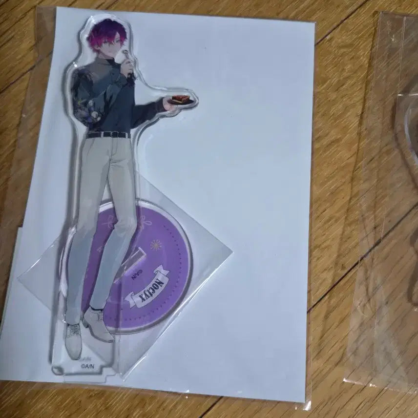 [BUNJANG] Wooki Violetta Acrylic Stand / 우키 비올레타 아크릴