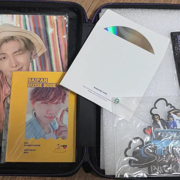 [BUNJANG] BTS 2018 Summer Package in Saipan Photobook Bundle Set / 방탄소년단 BTS 썸머 패키지 - 아웃케이스 블랙
