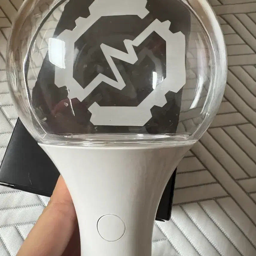 [BUNJANG] LE SSERAFIM Official Light Stick / 리레볼루션 응원봉