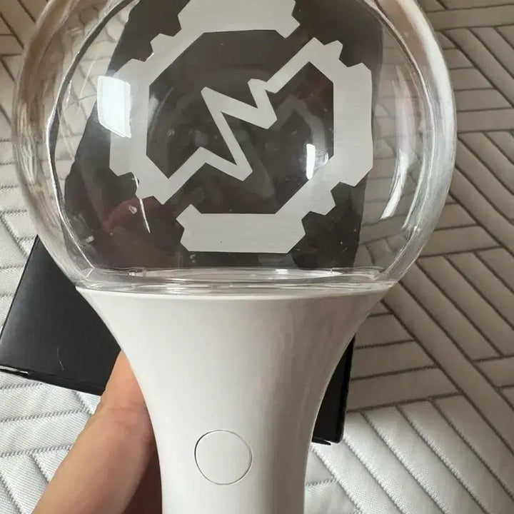 [BUNJANG] LE SSERAFIM Official Light Stick / 리레볼루션 응원봉