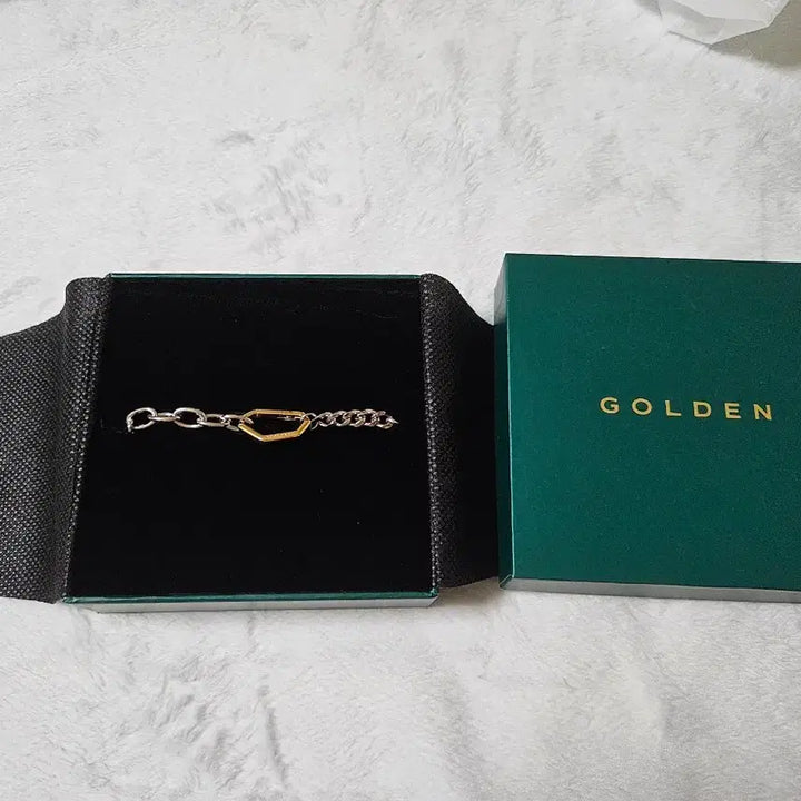 [BUNJANG] BTS Jungkook Golden Merchandise Bracelet / 방탄 정국 GOLDEN 골든굿즈 팔찌 미사용 팝니다