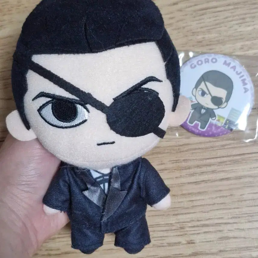 [BUNJANG] Yakuza Goro Majima Plush + Badge Set / 용과같이 마지마 고로 누이 + 뱃지
