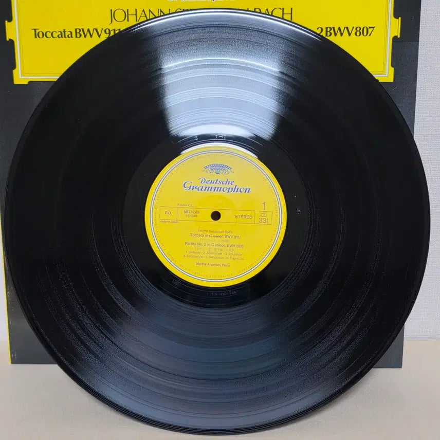 [BUNJANG] Martha Argerich Bach: Toccata, Partita No. 2 &amp; English Suite No. 2 Piano LP / 아르헤리치: 바흐-토카타, 파르티타 2번 &amp; 영국 조곡 2번/피아노 LP