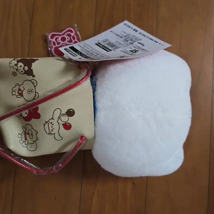 [BUNJANG] Swimmer x Sanrio Collaboration Kitty Plush / 스위머 산리오 콜라보 키티인형 팝니다