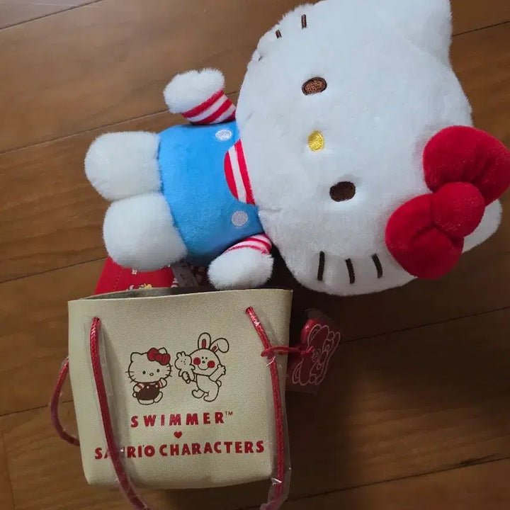 [BUNJANG] Swimmer x Sanrio Collaboration Kitty Plush / 스위머 산리오 콜라보 키티인형 팝니다