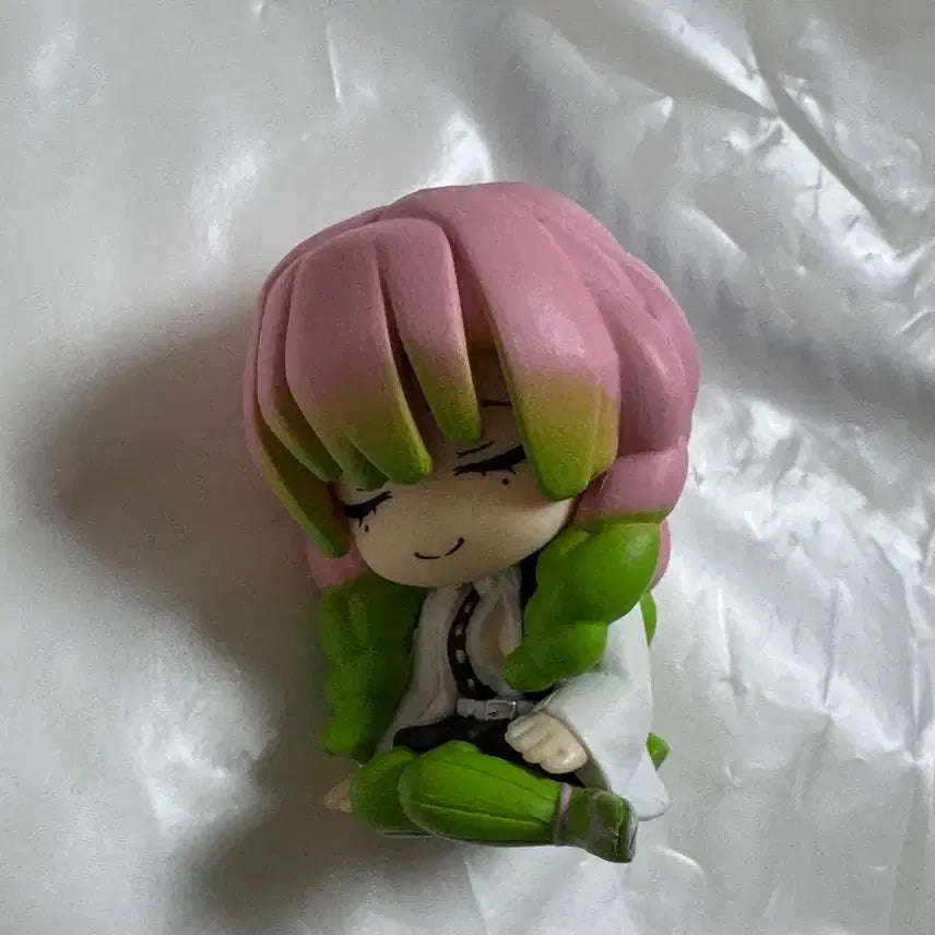 [BUNJANG] Mitsuri Shoulder Bump Gacha Figure / 미츠리 가챠
