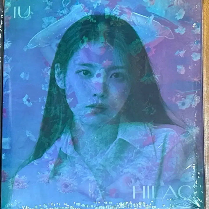 [BUNJANG] IU Official 5th Album LILAC (Hi-LILAC) Photobook Version Sealed / 미개봉 아이유 정규 5집 라일락 앨범 (하이락)