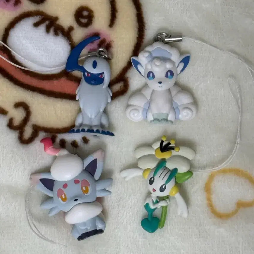 [BUNJANG] Pokemon Flat Mascot Keyring Gacha Set of 4 / 포켓몬 납작 마스코트 키링 가챠 4종 일괄