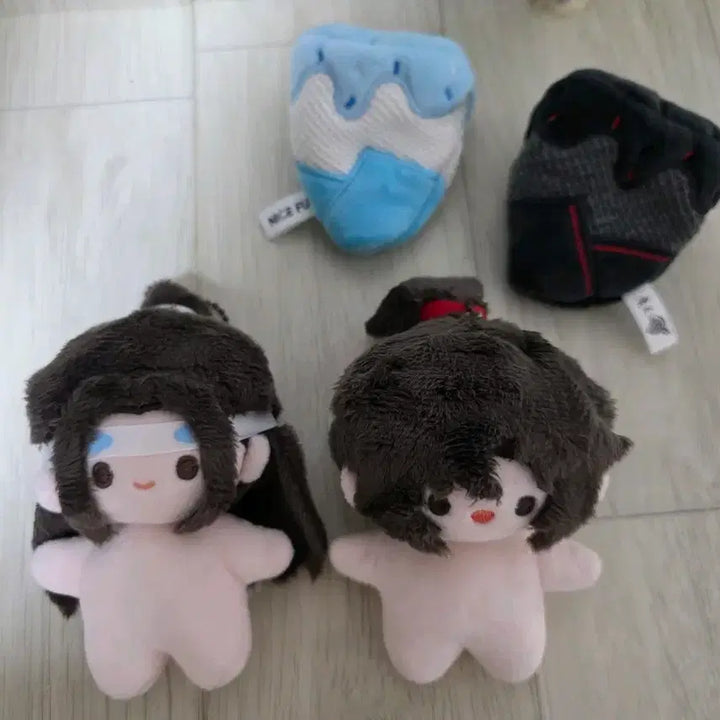 [BUNJANG] The Untamed WangXian 10cm Official Plush Doll (Outfit Included) / (요번달만팜)마도조사 망기무선 10cm 공식인형 콘망무 양도 (옷포함)