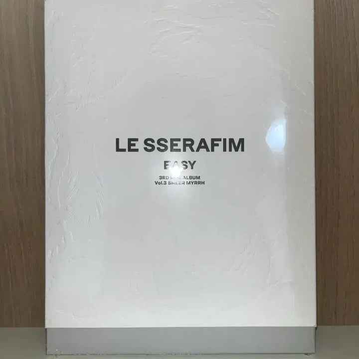[BUNJANG] LE SSERAFIM EASY Album (Sealed) / 미개봉 르세라핌 이지 앨범