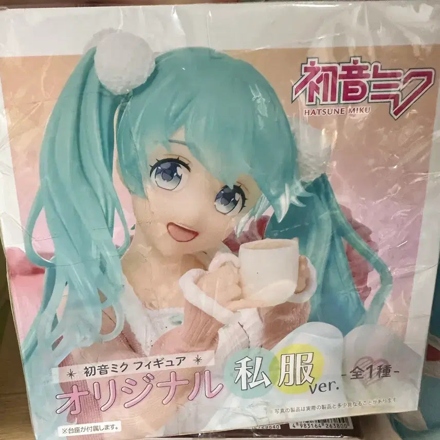 [BUNJANG] Hatsune Miku Original Figure Casual Ver. (Sealed) / 미개봉에 겉비닐 슈링크o 하츠네 미쿠 오리지널 피규어 사복 Ver.