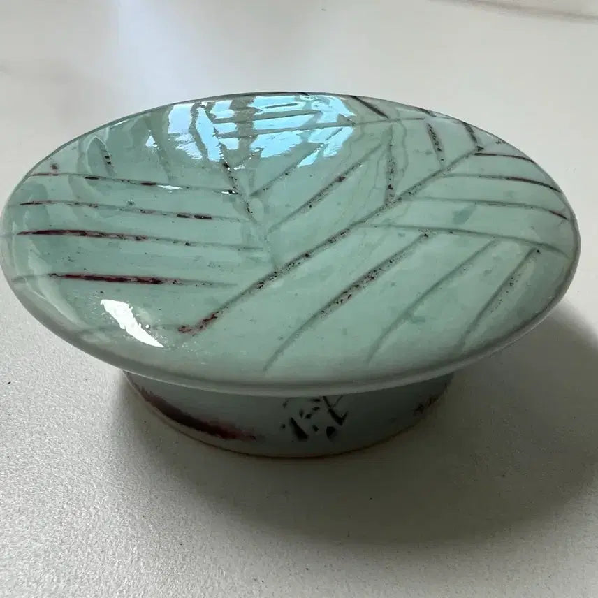 [BUNJANG] Handmade Celadon Porcelain Mini Dish (Diameter 7cm, Height 3cm) / [새상품] 수제 셀라돈 도자기 미니 굽다시 (지름 7cm, 높이 3cm)