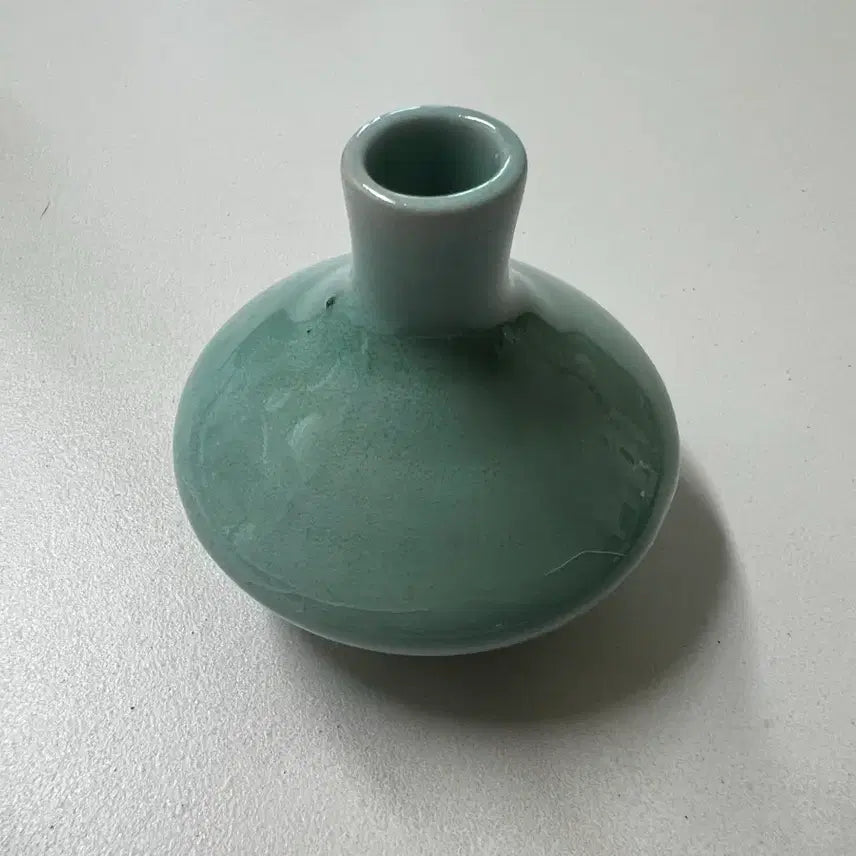 [BUNJANG] Handmade Celadon Porcelain Mini Vase (Single Flower Vase) / [새상품] 수제 셀라돈 도자기 미니 화병 / 일륜병 (지름 6cm, 높이 5cm)