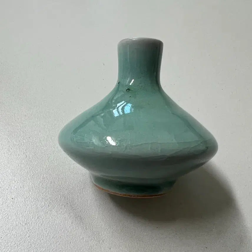 [BUNJANG] Handmade Celadon Porcelain Mini Vase (Single Flower Vase) / [새상품] 수제 셀라돈 도자기 미니 화병 / 일륜병 (지름 6cm, 높이 5cm)