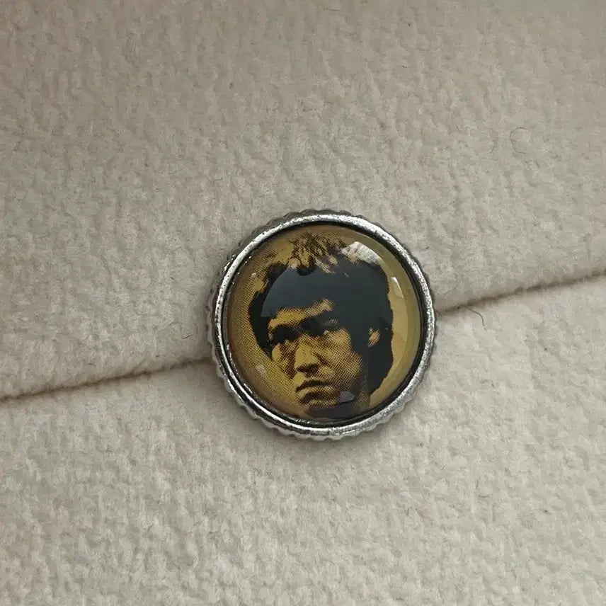 [BUNJANG] Bruce Lee Badge / 이소룡 배지 뱃지