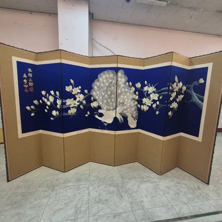 [BUNJANG] Eight-Panel Folding Screen with White Magnolia and Peacocks on Blue Silk / 청색바탕위 백목련과공작새