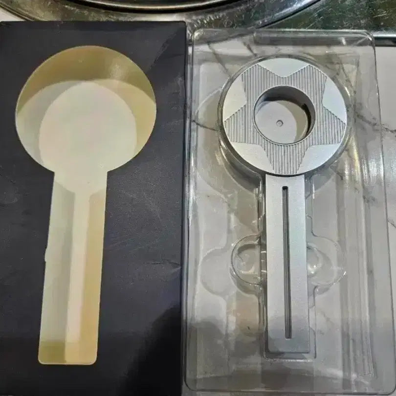 [BUNJANG] TXT (TOMORROW X TOGETHER) Lightstick Stand / 새상품) 투바투 응원봉 스탠드 판매합니다