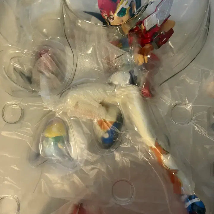 [BUNJANG] Amakuni Yu-Gi-Oh! Zexal Yuma Tsukumo Figure (Rainbow Kuriboh Leg Damaged) / 아마쿠니 - 유희왕 제알 츠쿠모 유마 피규어 ( 무지개 크리보 파손 )